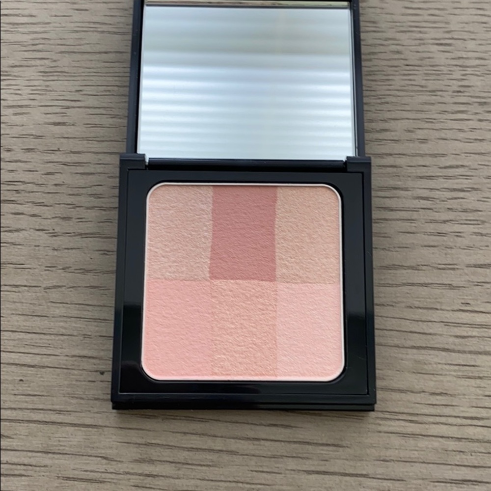 Bobbi Brown Brightening Brick Pink